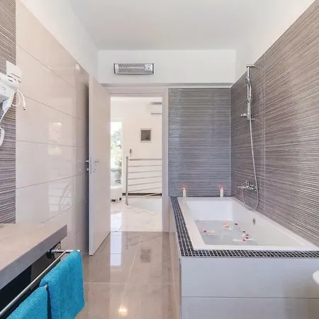Bojana Villa *