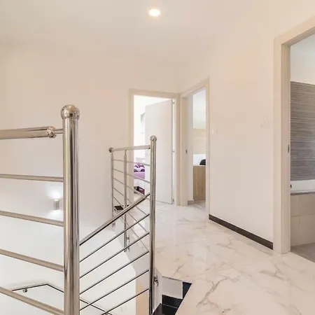 Bojana Villa Pula