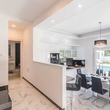 Bojana Villa *